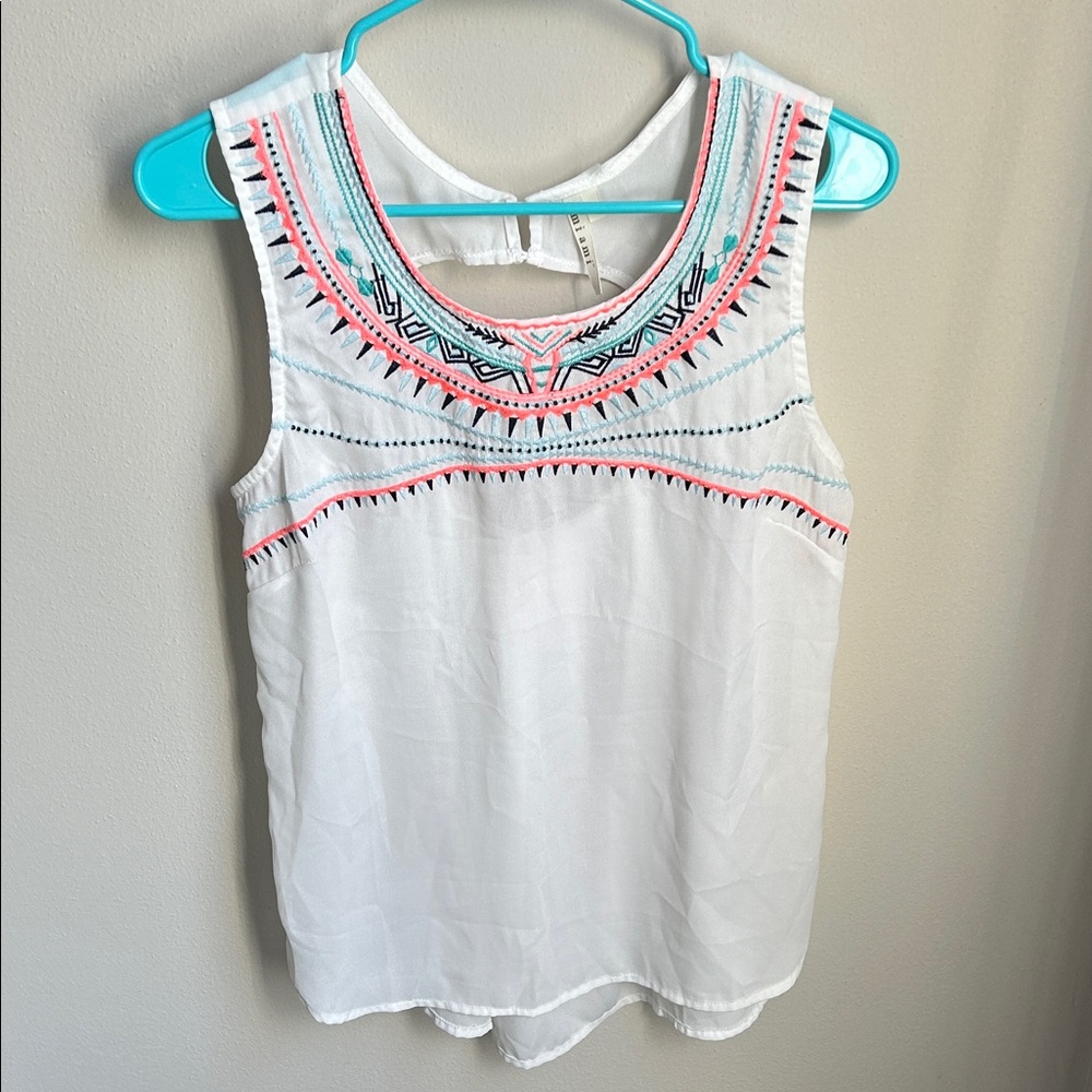 Milani White Sleeveless Embroidered Blouse